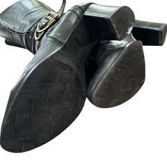 ブラックロングブーツ バックジッパー付きの画像