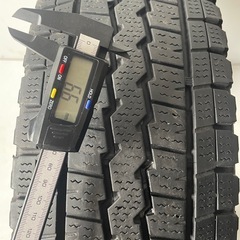 [極上]DUNLOP WINTER MAXX SV01 ダンロップ ウィンターマックス 195/80R15 107/105L LTスタッドレス中古相場8,000円 クレジット決済可の画像