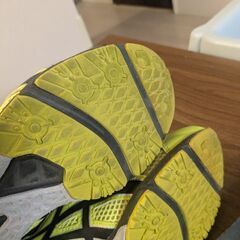 アシックス23.0 　lazer beamの画像