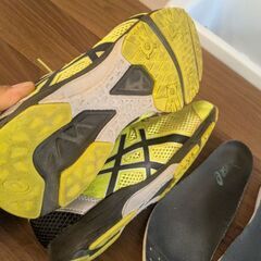 アシックス23.0 　lazer beamの画像