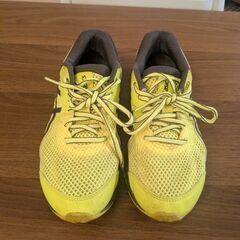 アシックス23.0 　lazer beamの画像