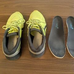 アシックス23.0 　lazer beamの画像