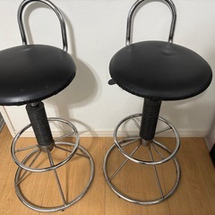 カウンターチェアーの画像