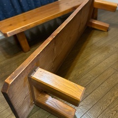 木目本格的長机の画像