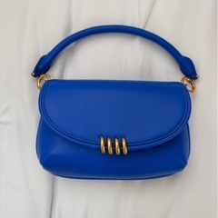 CHARLES & KEITH 青 ショルダーバッグ の画像