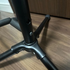 折りたたみ式ギタースタンド ブラックの画像