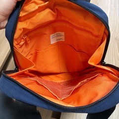 リュック　ネイビー　ポケット多数の画像