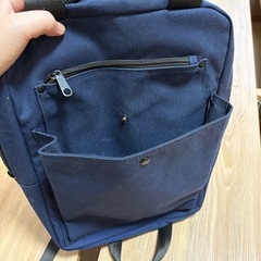 リュック　ネイビー　ポケット多数の画像