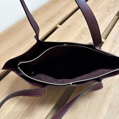 ワインカラー　トートバッグ　ポケット多数の画像