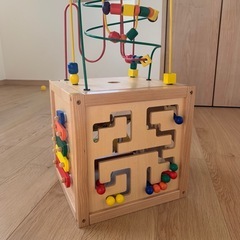 木の仕掛けおもちゃの画像