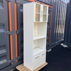 早い者勝ち　白い食器棚の画像