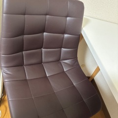 机と椅子セットの画像