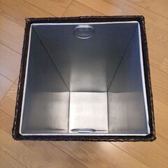 ハンドメイド傘立て「東南アジアの植物パンダンで作った」アジアンテイストブラウンカラーの画像