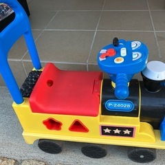 電車　乗用玩具の画像