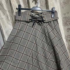チェックスカートの画像