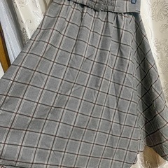 チェックスカートの画像