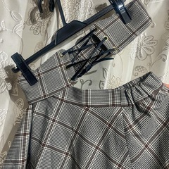 チェックスカートの画像