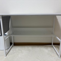 パソコンデスクの画像