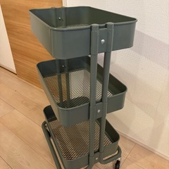 IKEAワゴン3段の画像