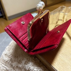 【新品未使用】パール パッチン 3つ折り 赤い財布の画像