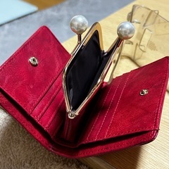 【新品未使用】パール パッチン 3つ折り 赤い財布の画像