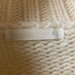 タートルネック　ニット　アイボリー　メンズ　人気の画像