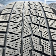 SALE！スタッドレスタイヤ4本215/60R17 96Q ヨコハマYo アイスガードiG70 倉庫保管 ゴム質良 ミゾ多の画像