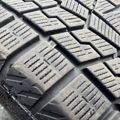 SALE！スタッドレスタイヤ4本215/60R17 96Q ヨコハマYo アイスガードiG70 倉庫保管 ゴム質良 ミゾ多の画像