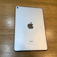 iPad mini 4 128GB  Wi-Fi シルバーの画像