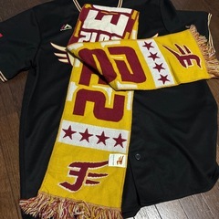 楽天ユニフォームとマフラーの画像