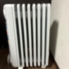 デロンギ　オイルヒーターJRE0812の画像