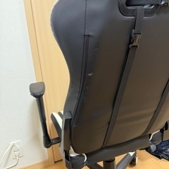 ゲーミングチェア ブラック ホワイト
の画像
