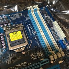 GIGABYTE GA-H77M-D3H マザーボード 【h251210016】の画像