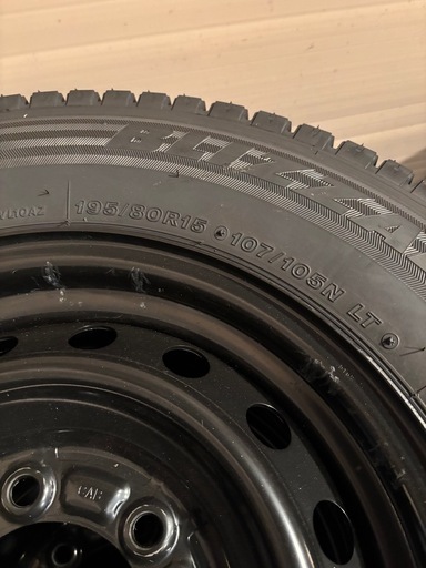 新品未使用24年12月ブリヂストン ブリザックLT195/80R15 ハイエース
