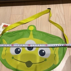 リトルグリーンメン　バッグの画像