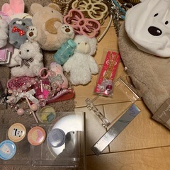 成約終了ポーチ、ストラップ、ヘアアクセサリーなどの画像