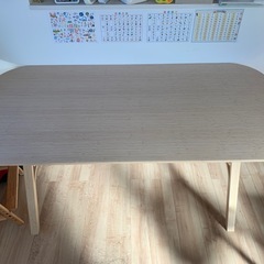 IKEA ダイニングテーブルの画像