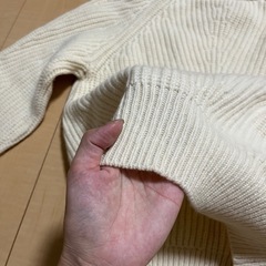 ナノユニバース　　アイボリー　セーター　Sの画像