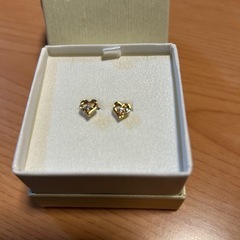 ハート型ピアスの画像