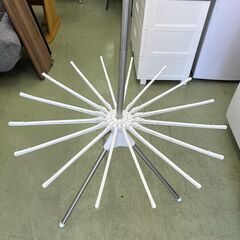 【リサイクルショップ ピカソ 小松原】👕✨タコ足型の折りたたみ式物干し（室内用／省スペースタイプ）✨👕★1837★の画像