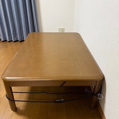 こたつテーブルの画像