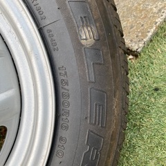 新品未使用タイヤとホイール　ジムニー　純正1本　の画像