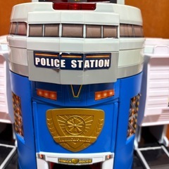トミカ　変形ポリスステーションの画像