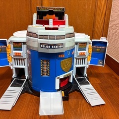 トミカ　変形ポリスステーションの画像