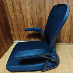 未使用品 回転座椅子 組みたて済みの画像