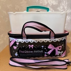 絵の具バッグと道具（小か中学校で使用）の画像