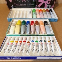 絵の具バッグと道具（小か中学校で使用）の画像