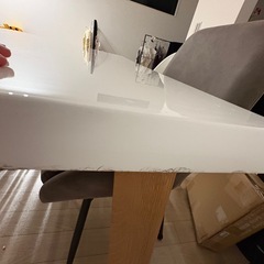 ダイニングテーブルの画像