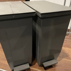 ペダル式　ゴミ箱の画像