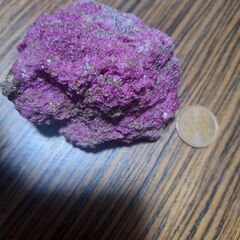 ルビーをくり抜いた後の原石です。の画像